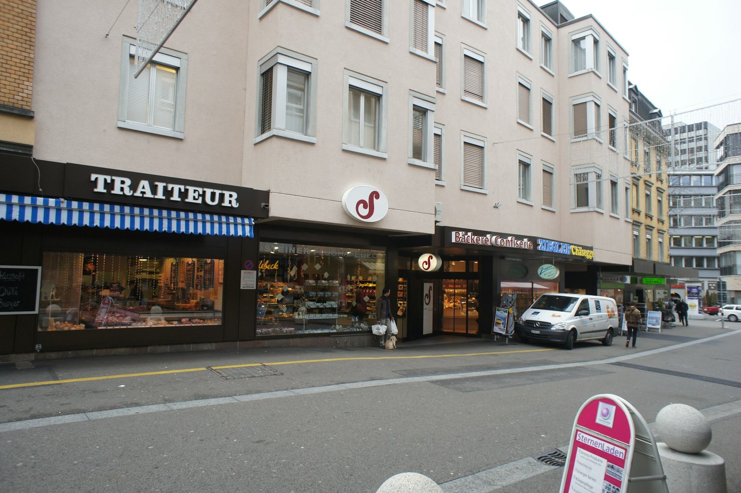 51m² shop