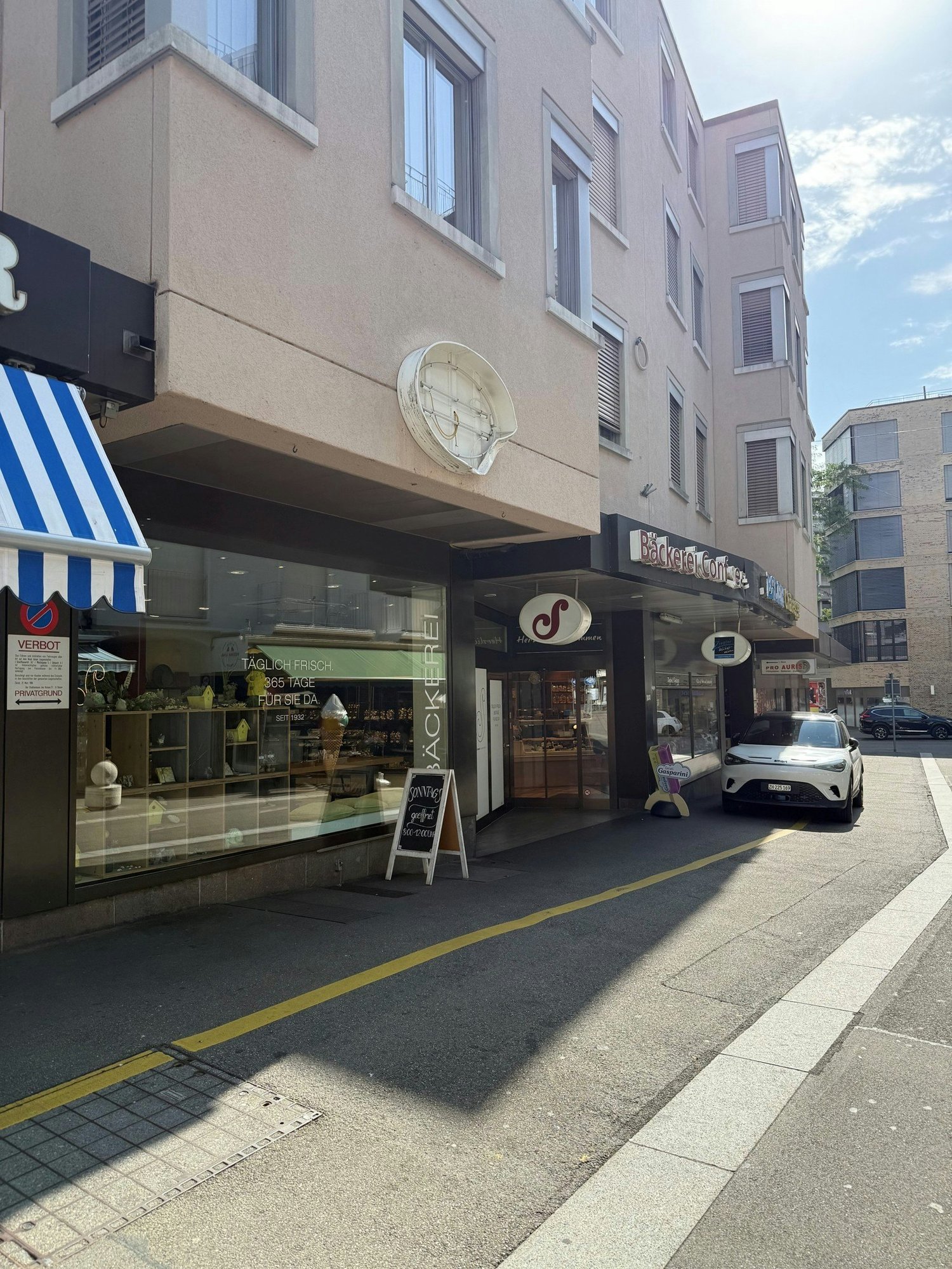 51m² shop