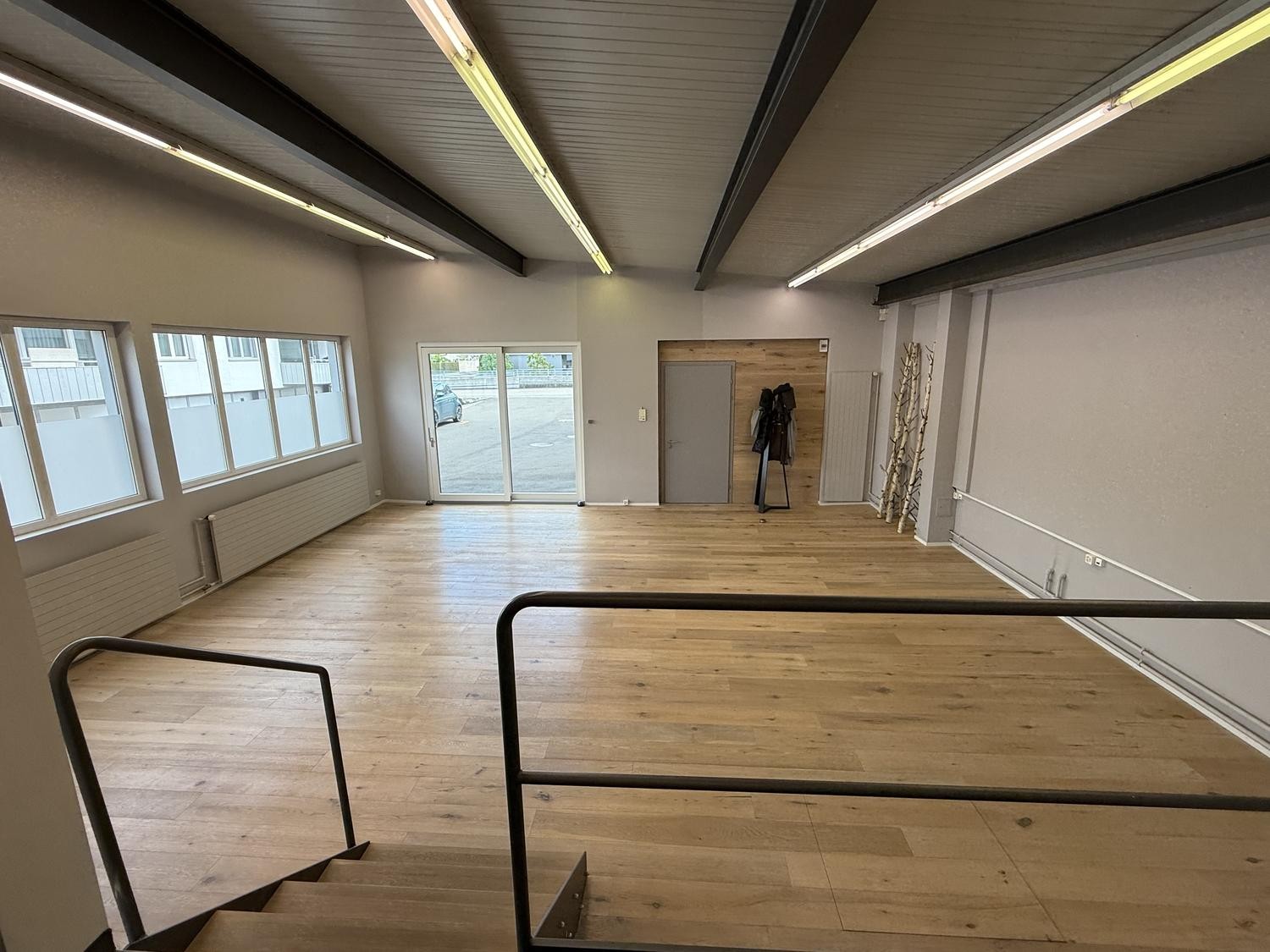 98m² commercial