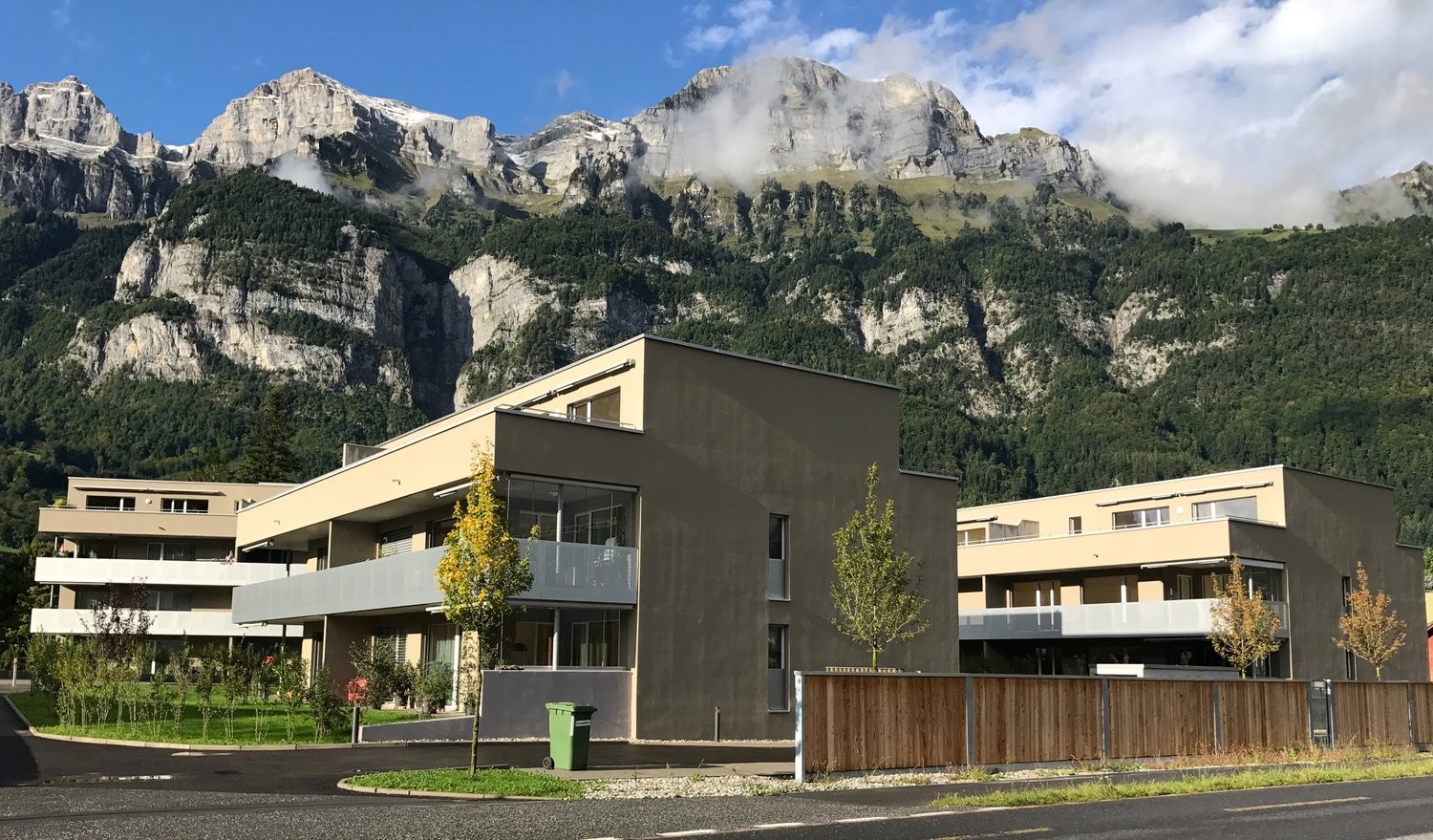 Place de stationnement couvert pour moto