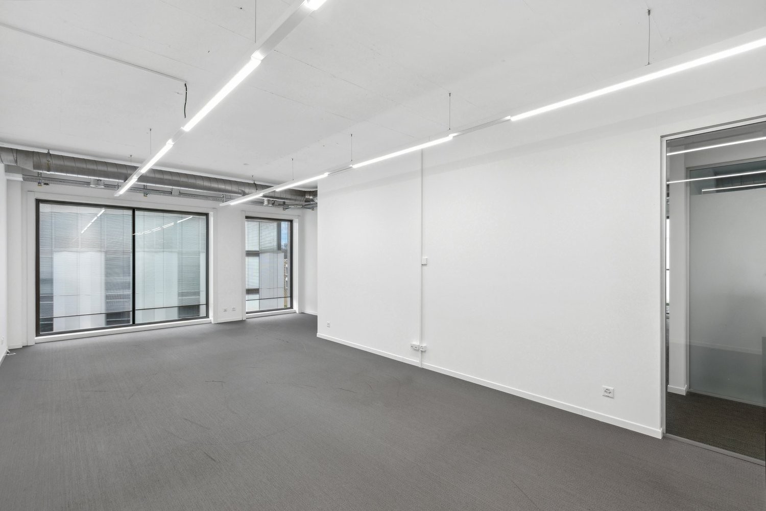 75m² living / commercial building