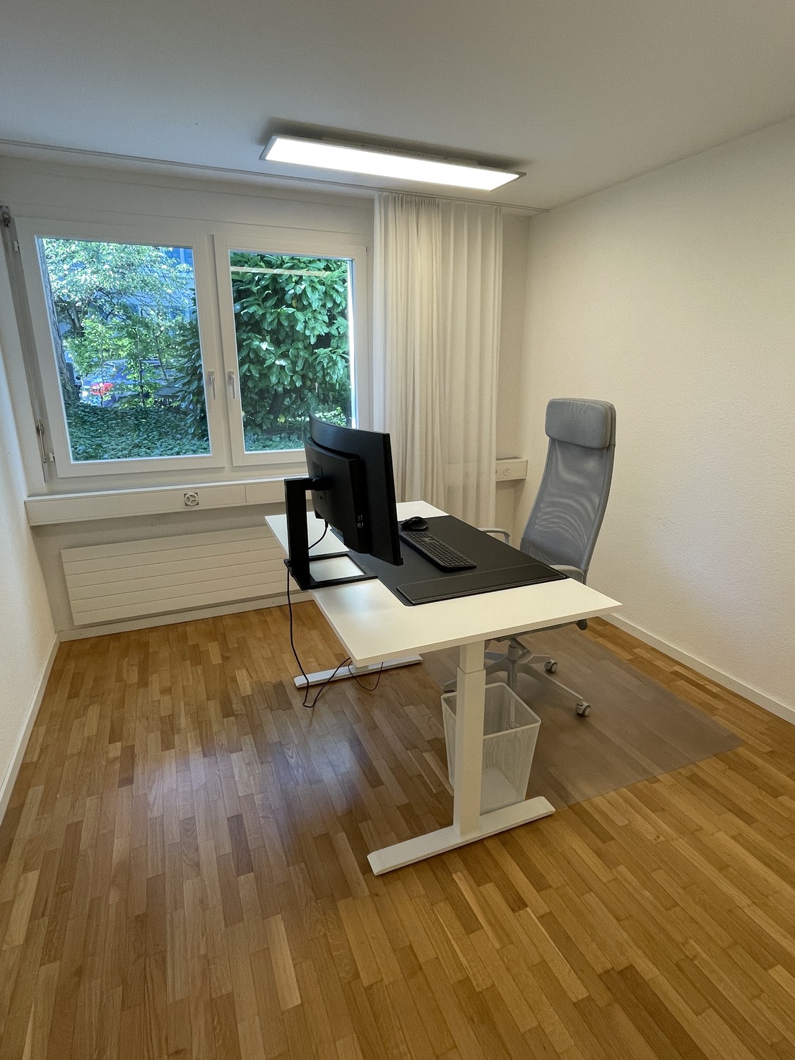 84m² office