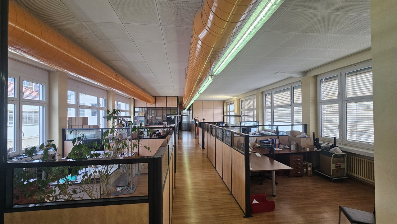 213m² deposito