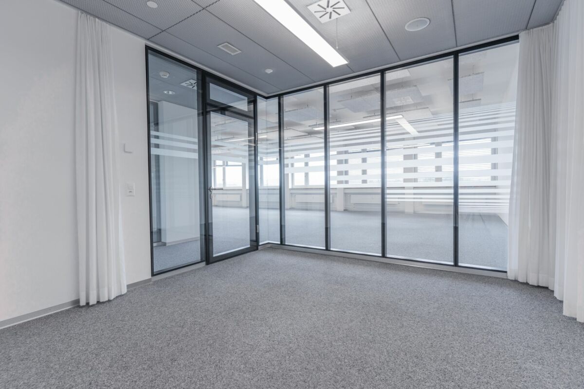 413m² ufficio, foto 2 di 10
