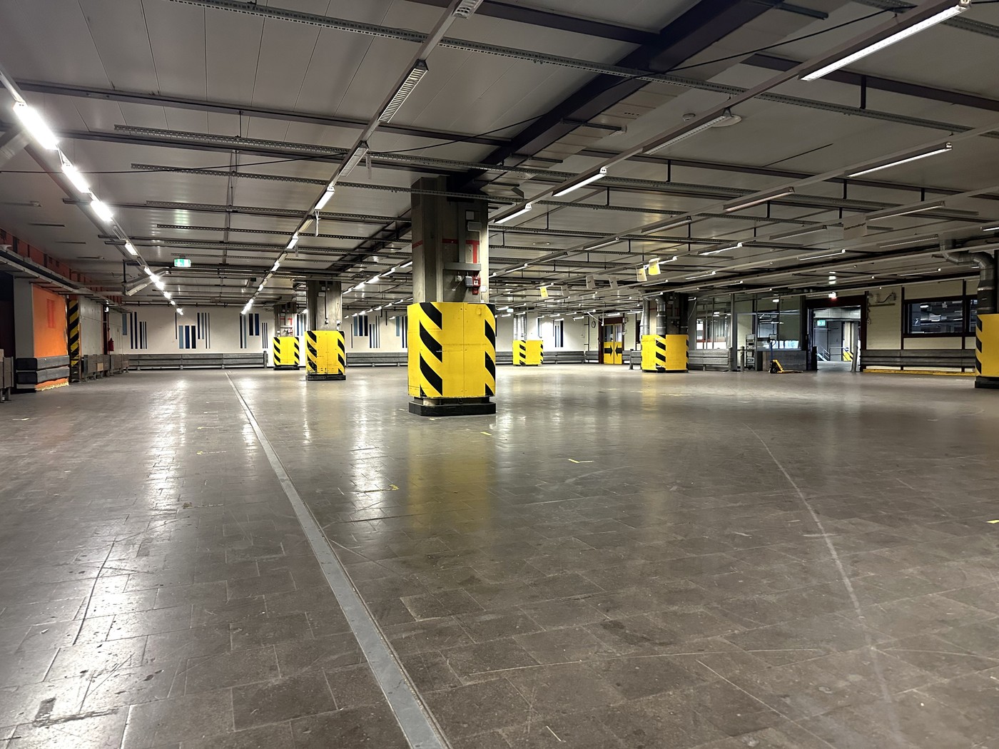 519-3934m² commercial, foto 1 di 3
