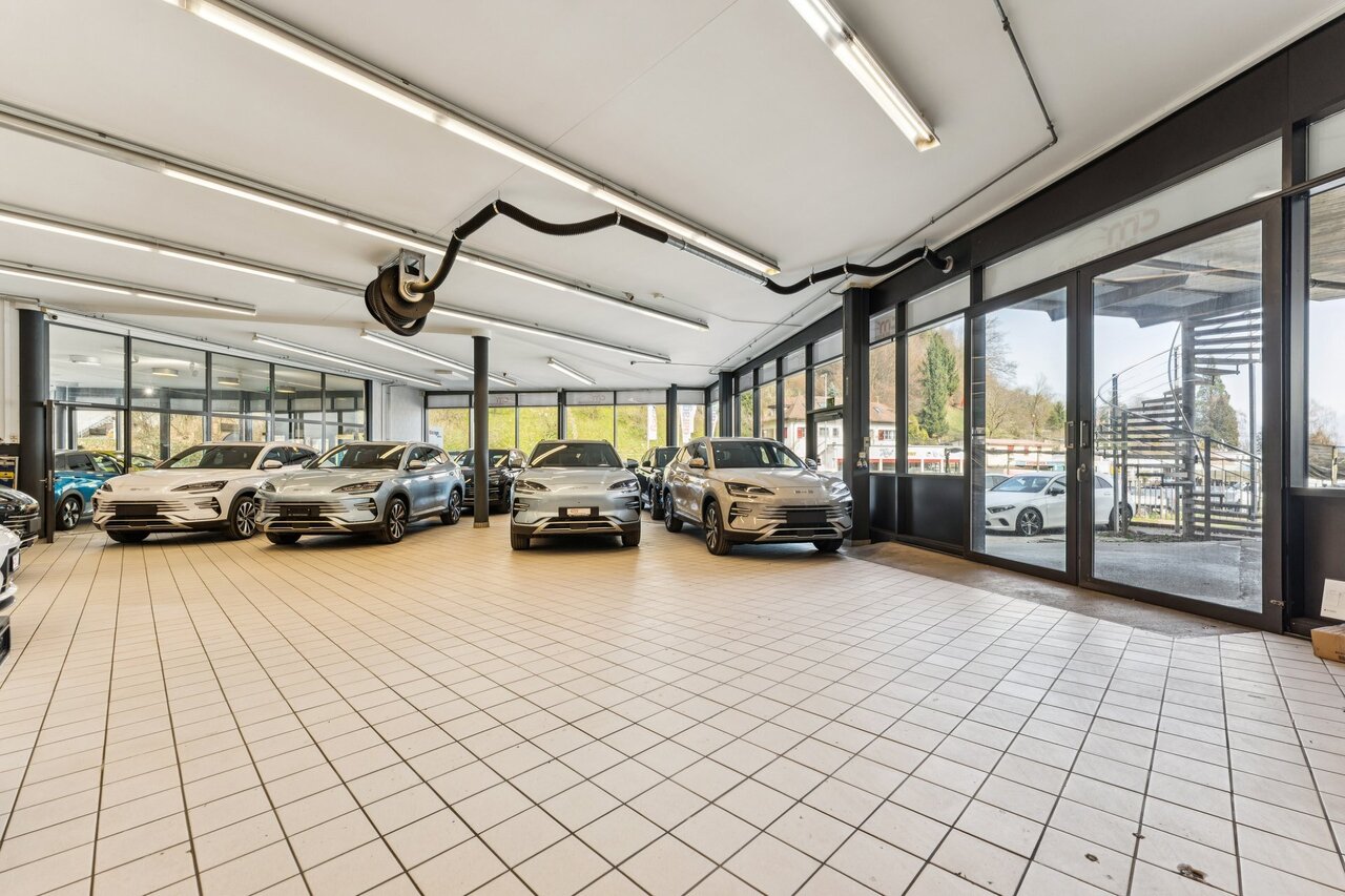 Negozio di 1330m²