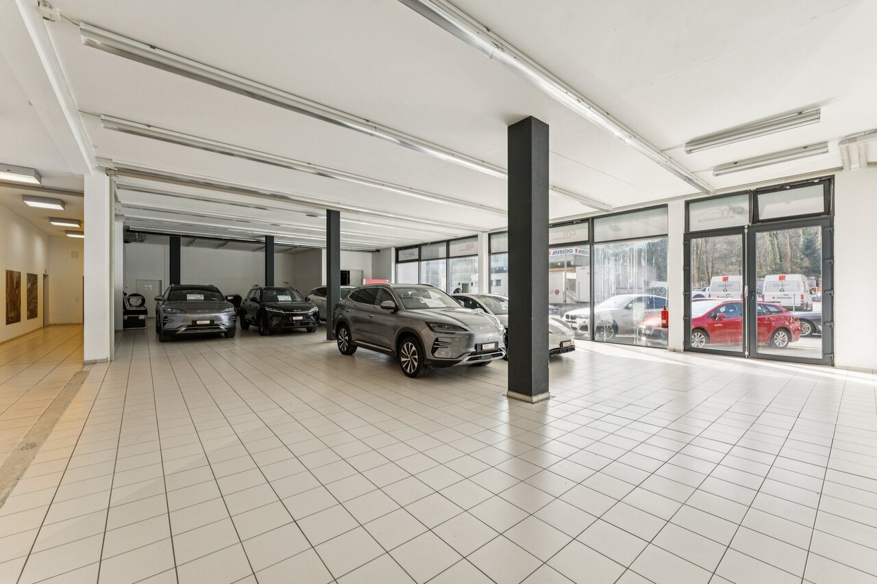 Negozio di 1330m²