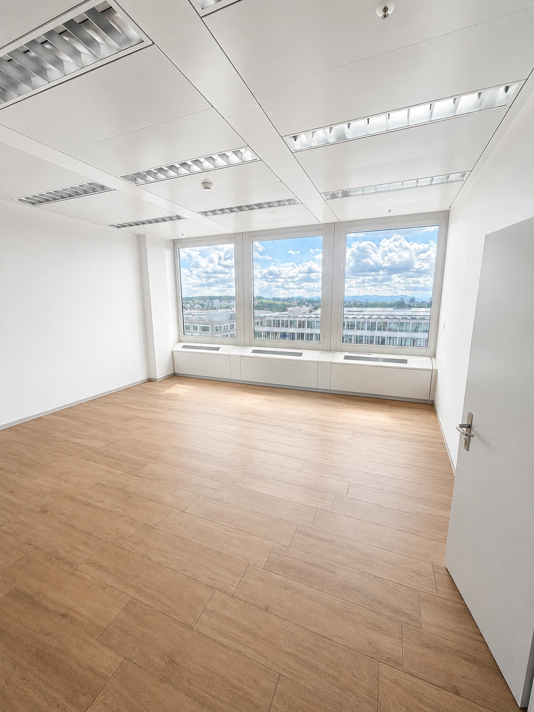 550m² commercial