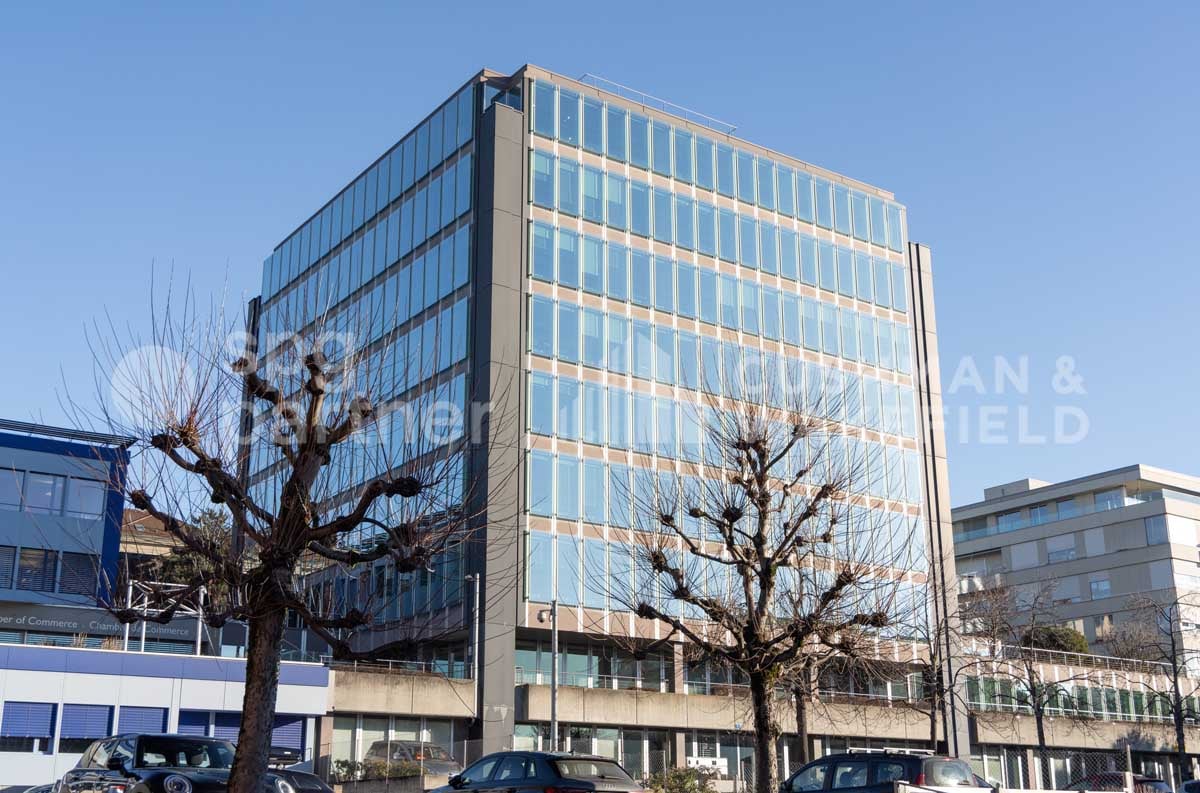 600m² commercial