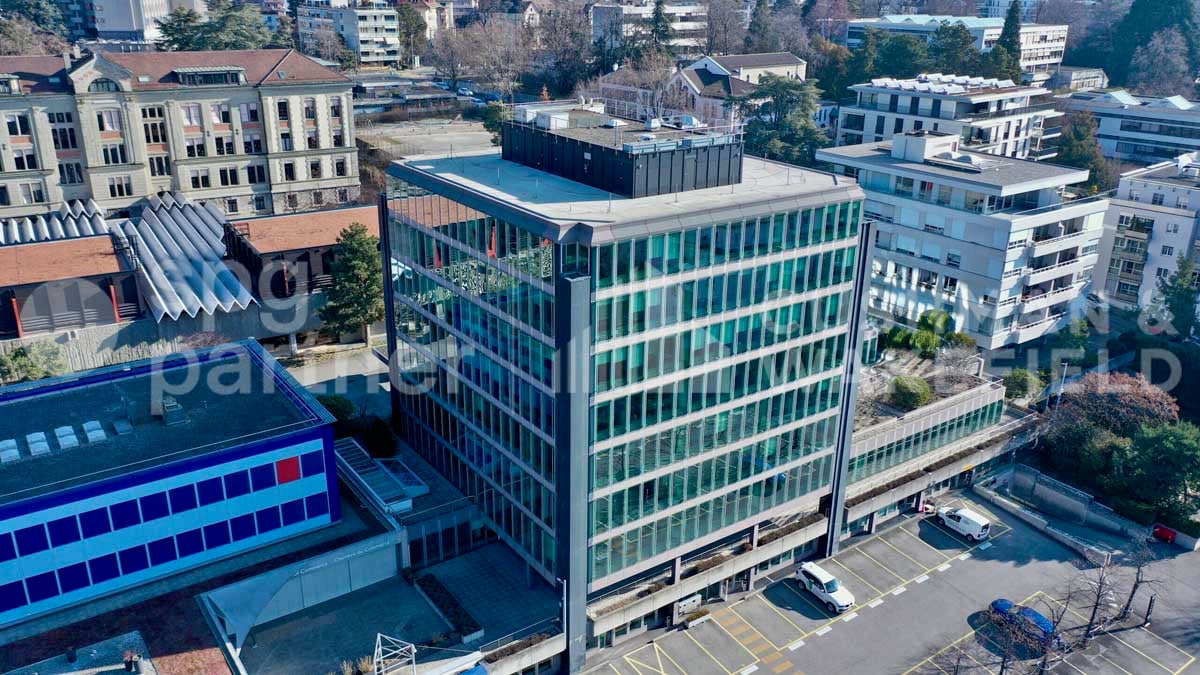 600m² commercial