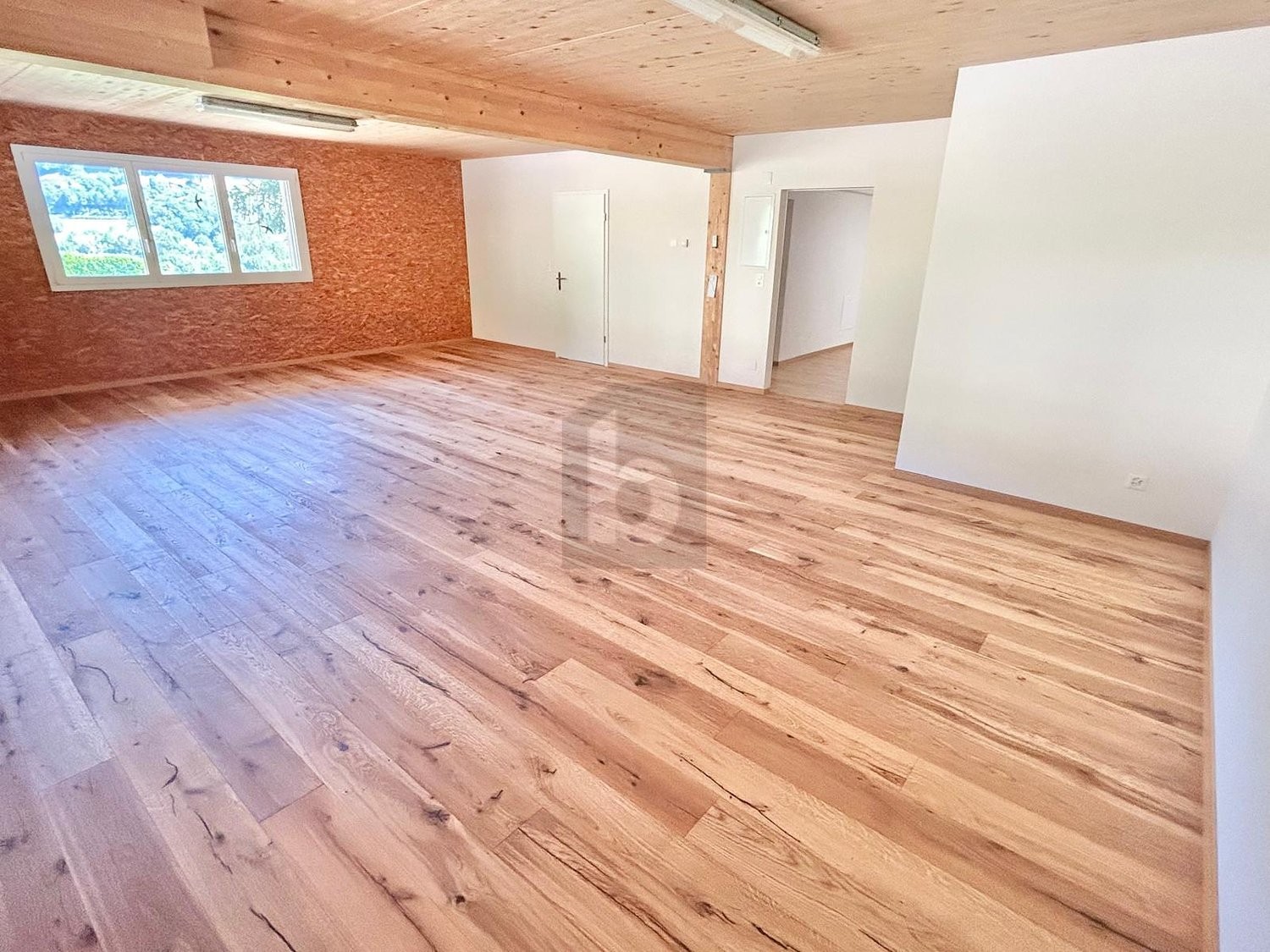 110m² office