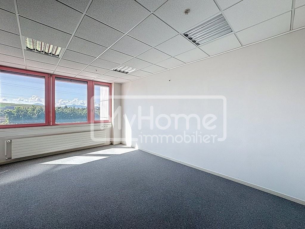 805m² shop
