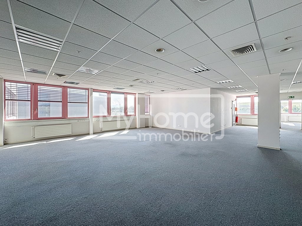 805m² shop