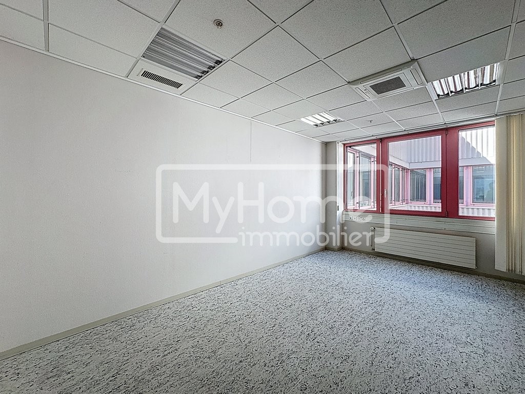 805m² shop