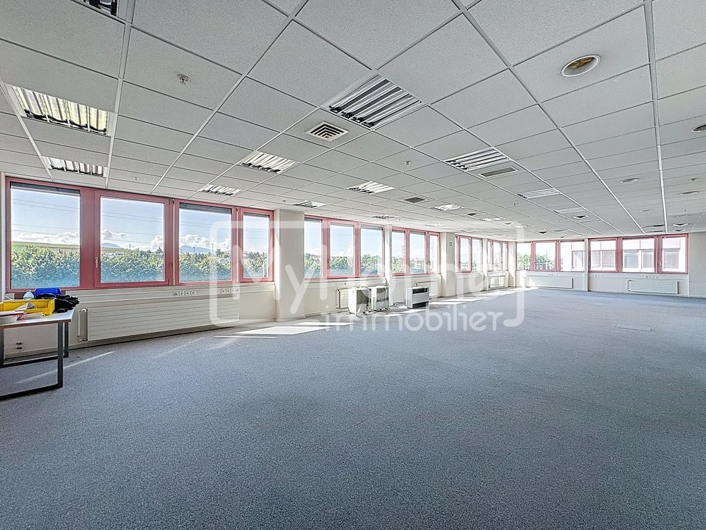 805m² shop