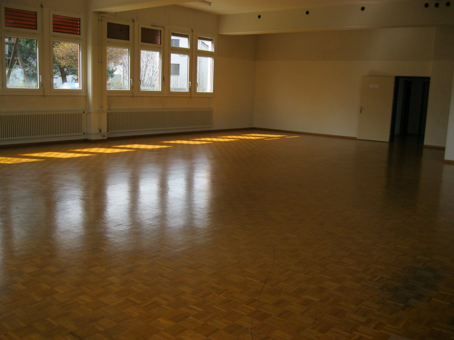 142-228m² commercial