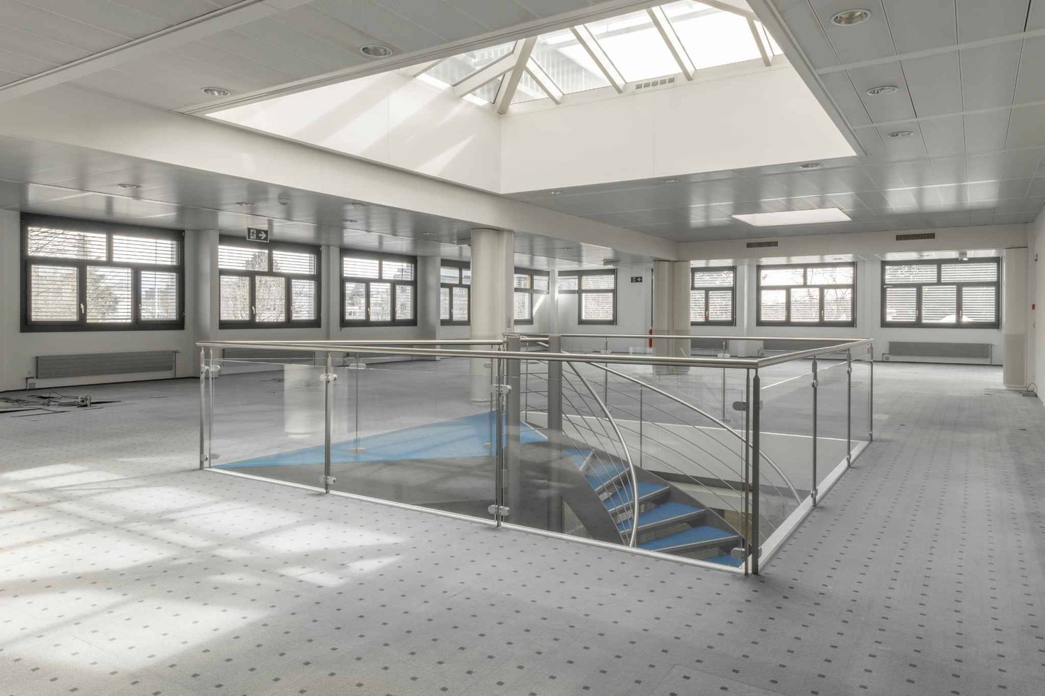 2884m² commerciale