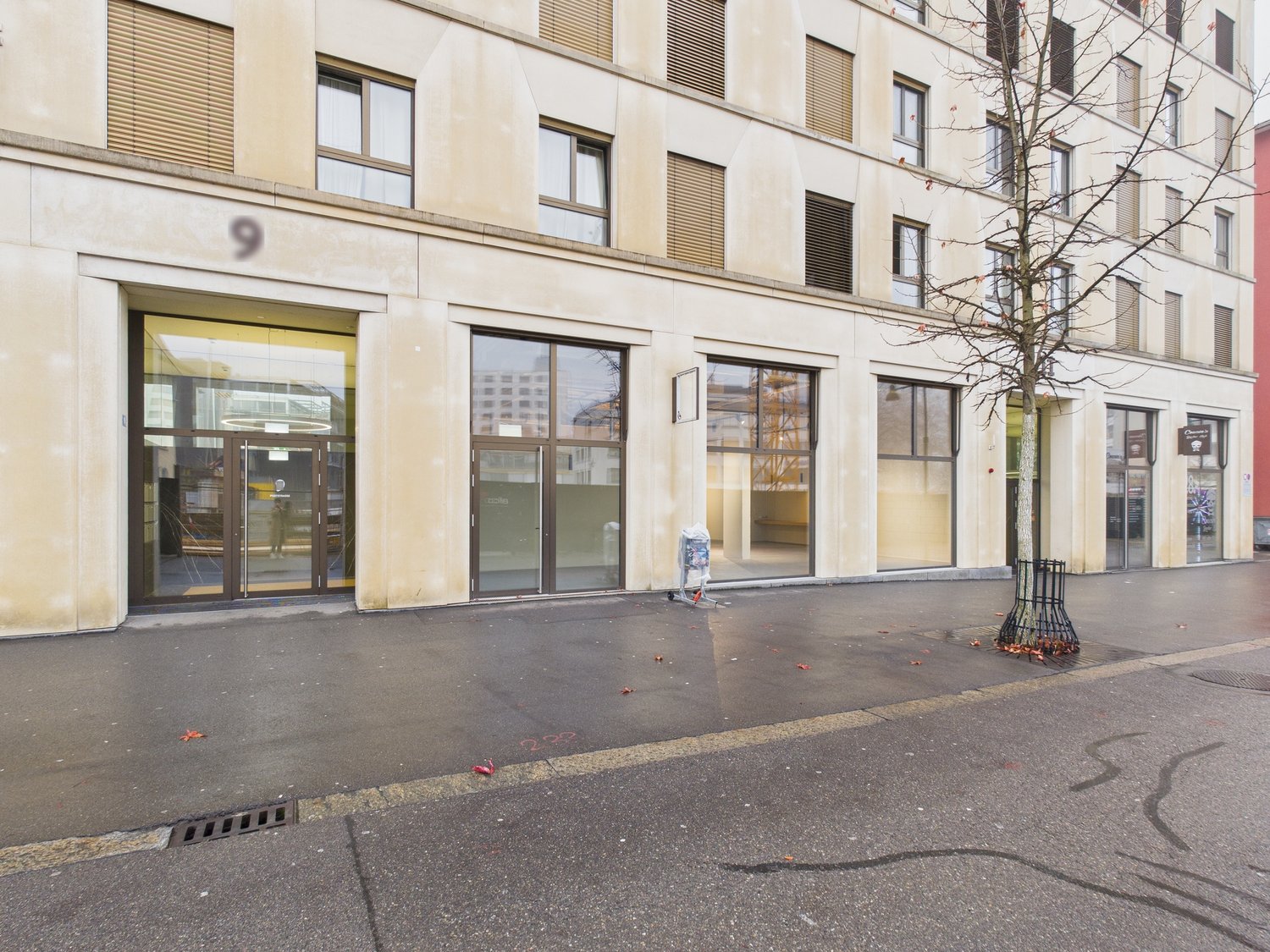 negozio di 182m²