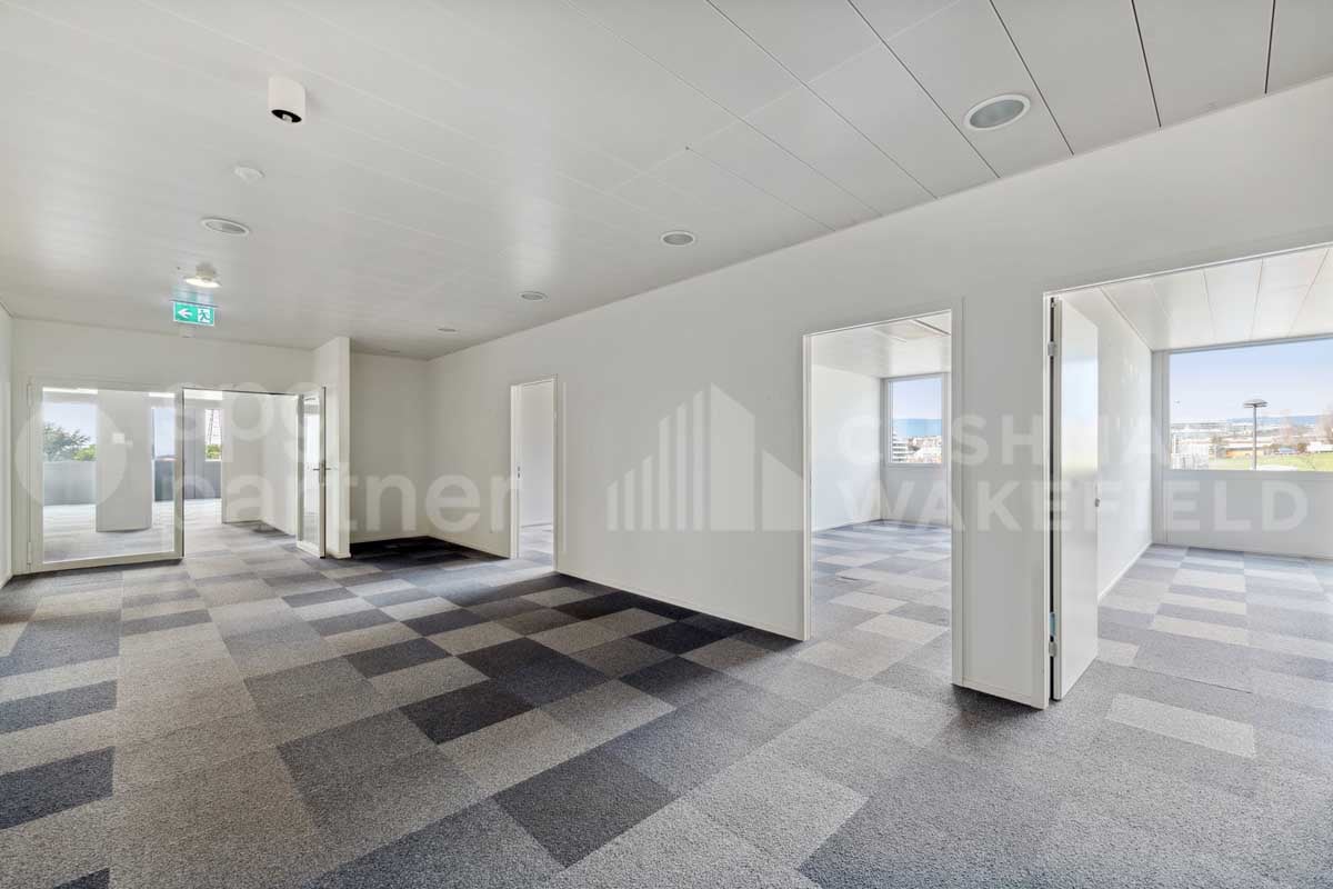 300m² office