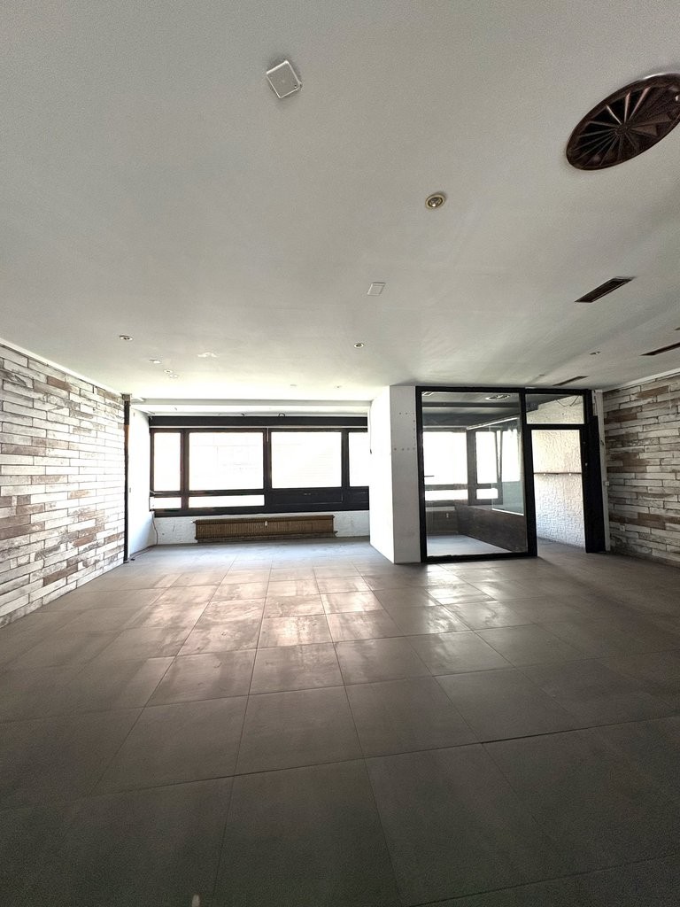 165m² commerciale, foto 1 di 5
