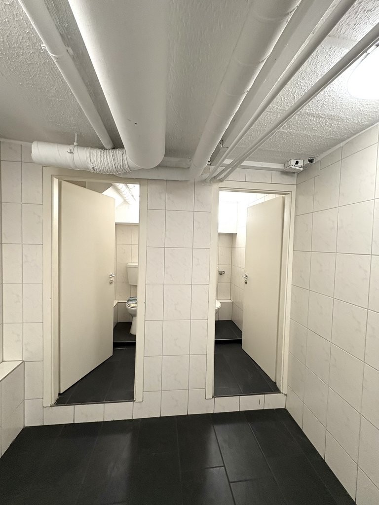 165m² commerciale, foto 4 di 5