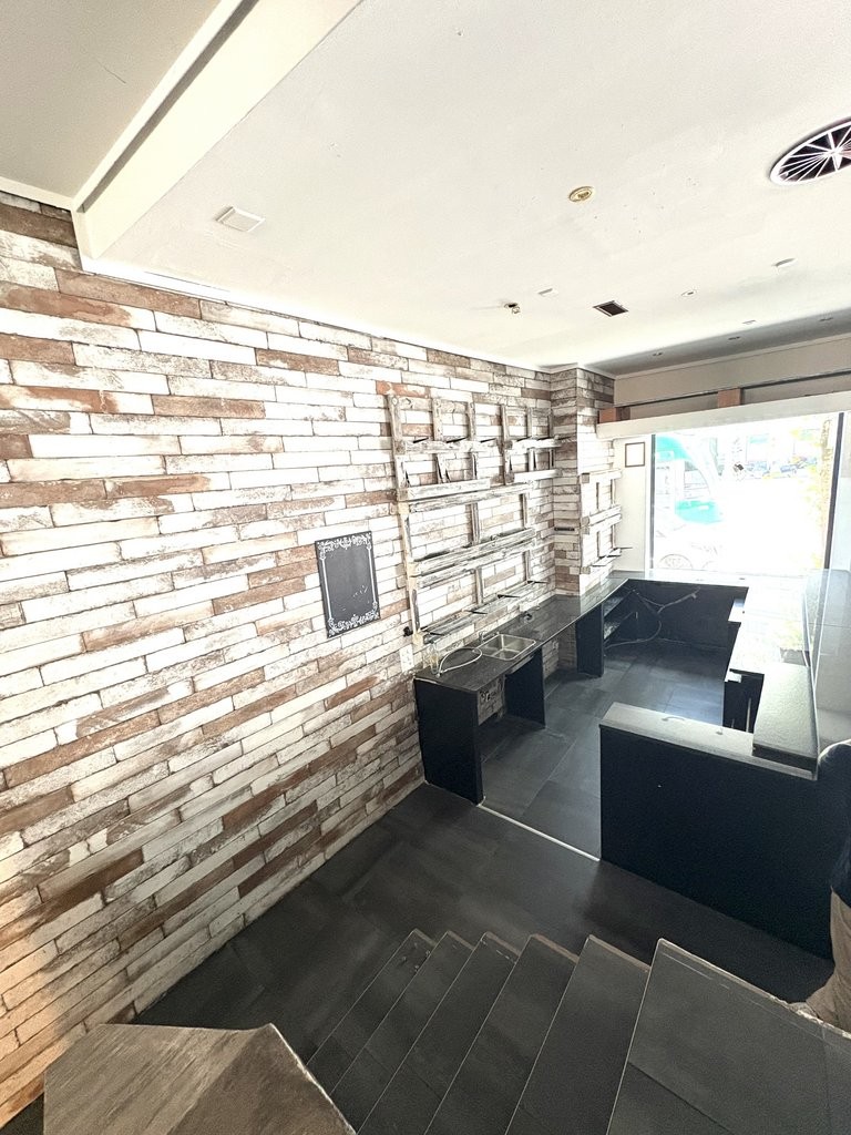 165m² commerciale, foto 3 di 5