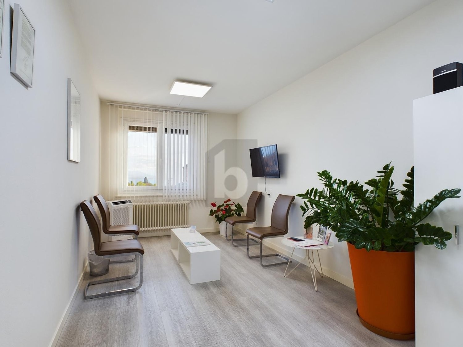 120m² studio