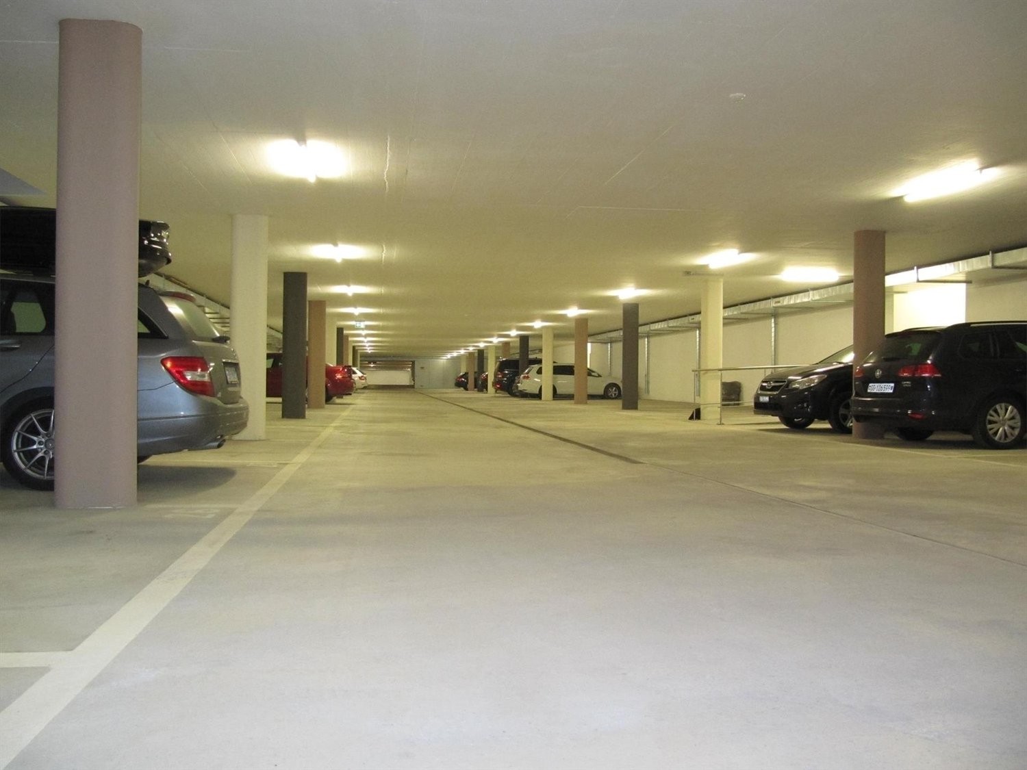 Posto auto interrato, foto 1 di 7