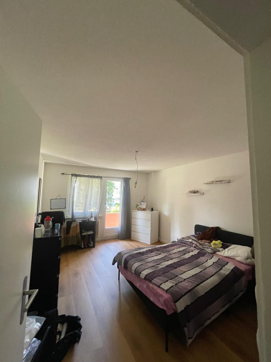 Camera in un appartamento condiviso, foto 2 di 9