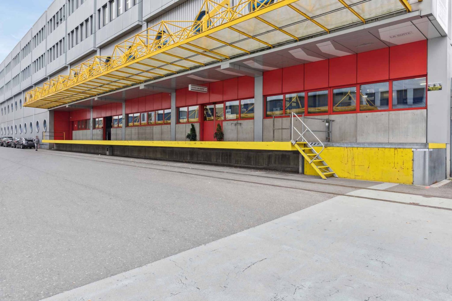 431m² commerciale, foto 1 di 8