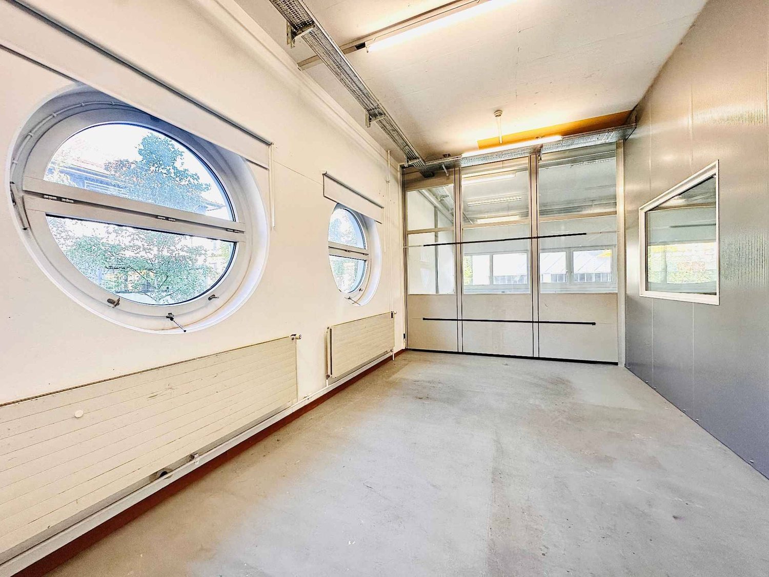 431m² commerciale, foto 4 di 8
