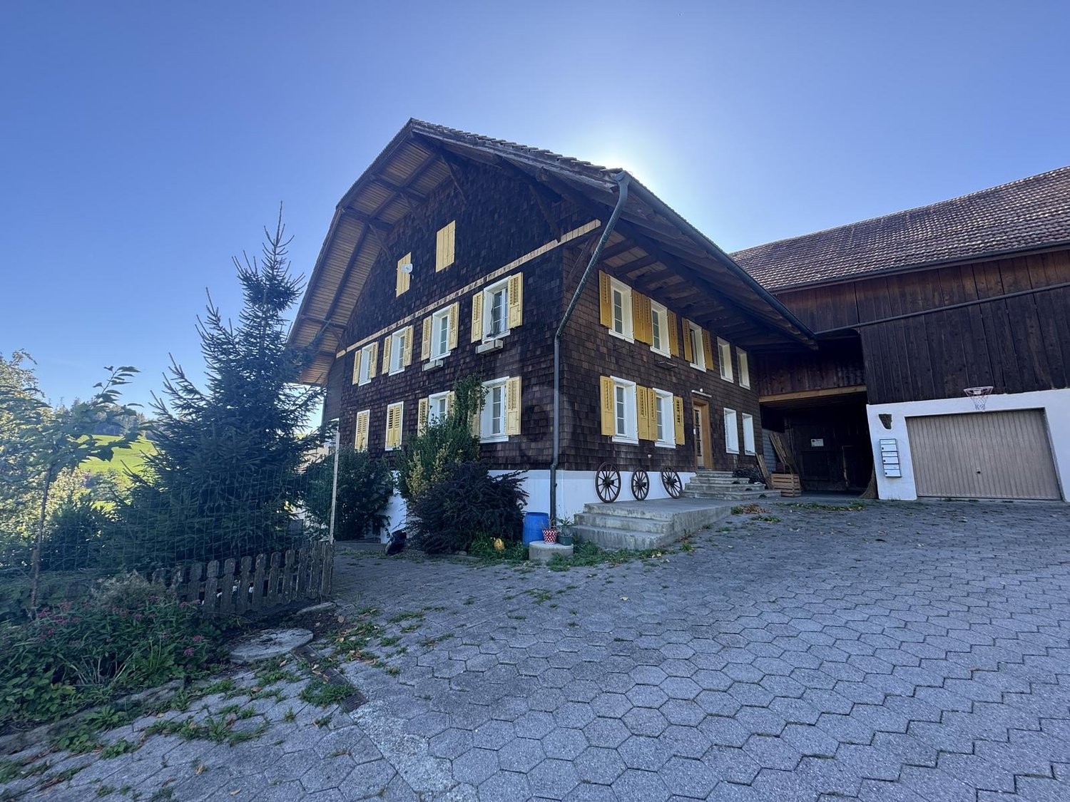 casa colonica con 8 locali