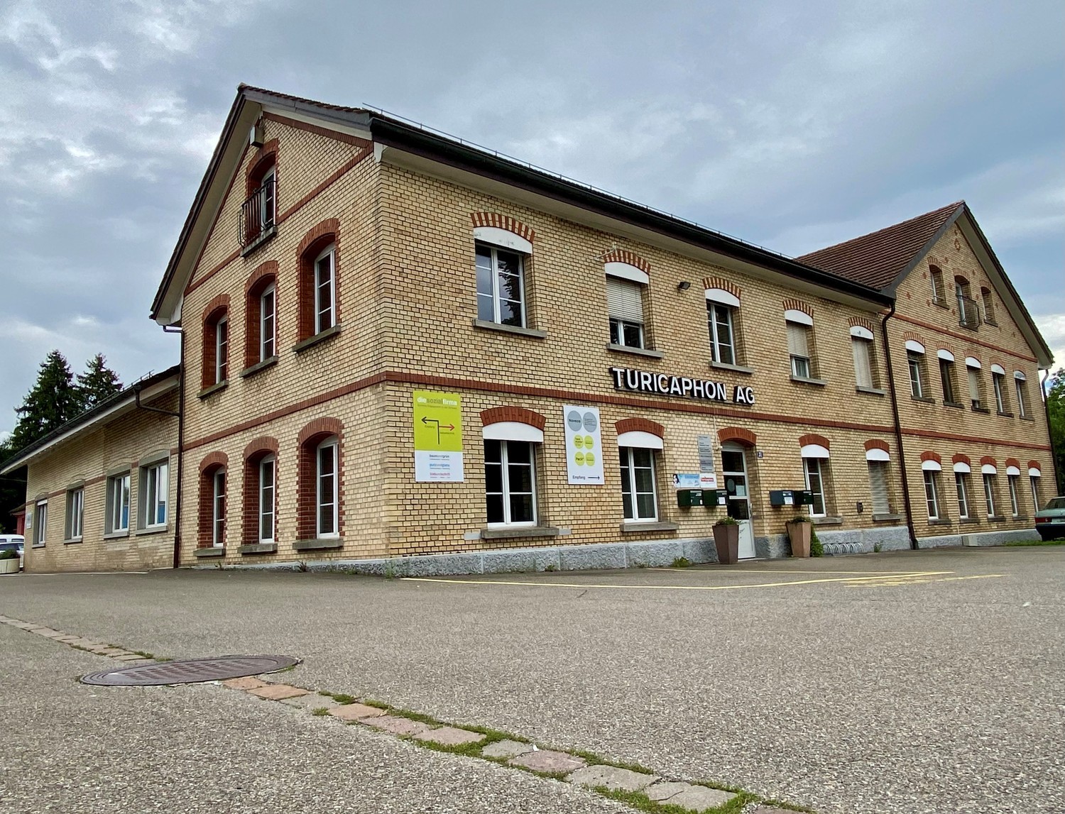 Posto auto aperto di 13m²