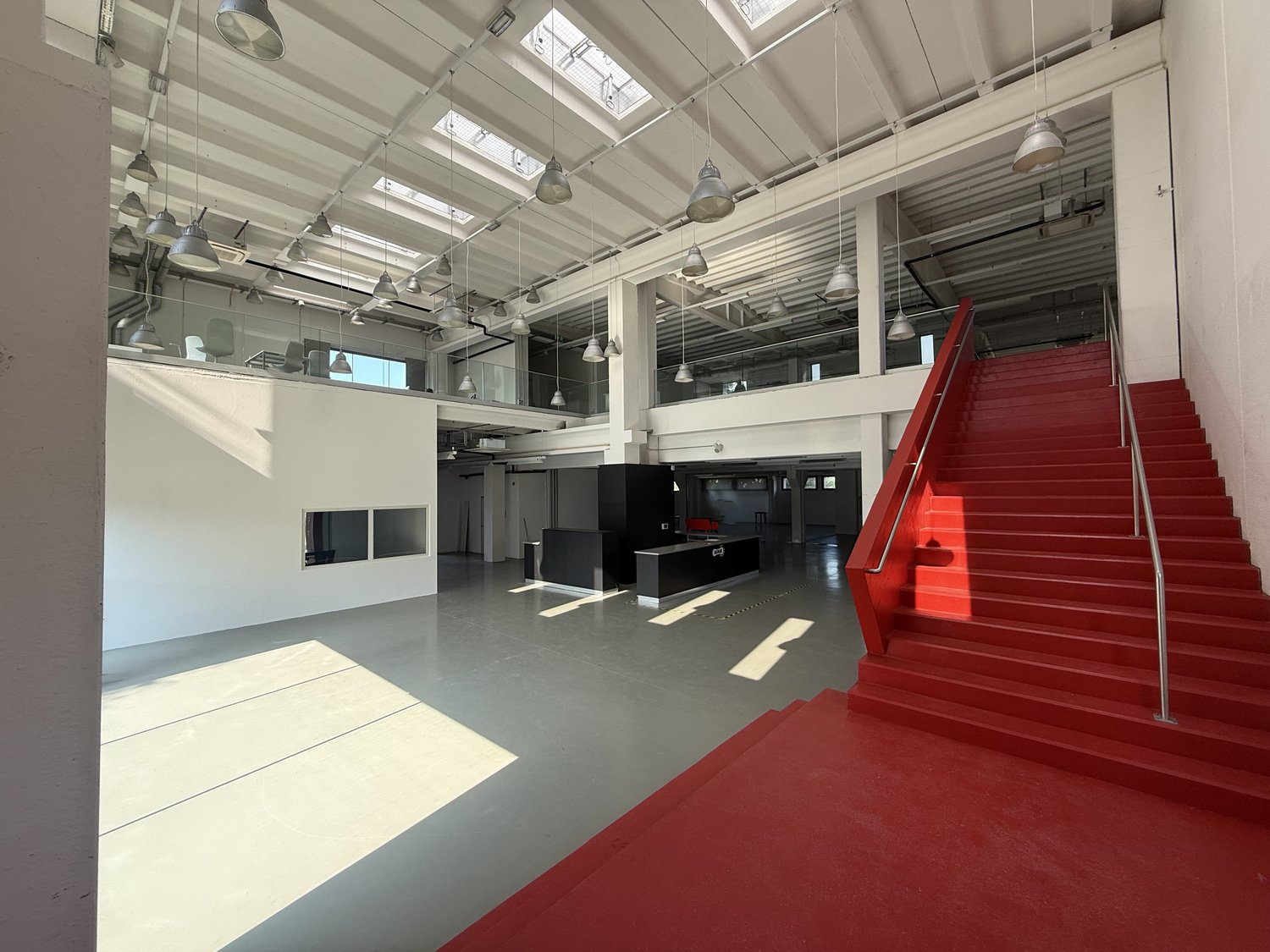 Magasin de 1940m²