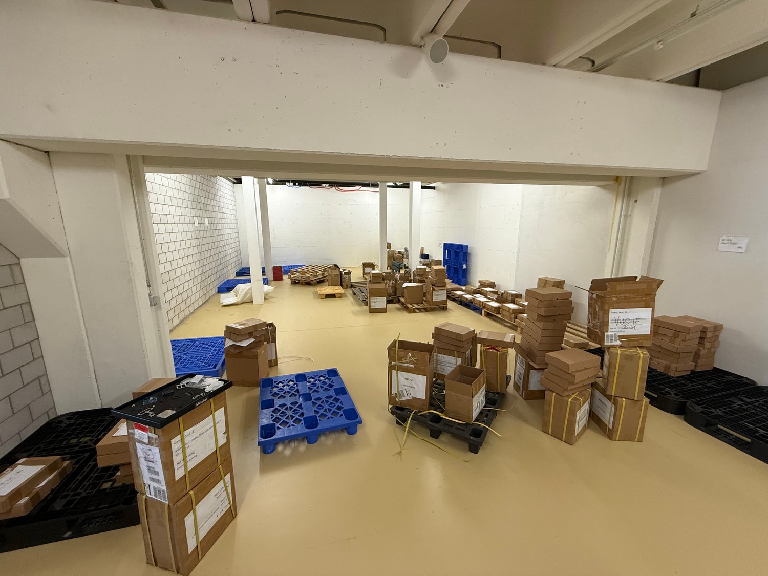 Magasin de 1940m²