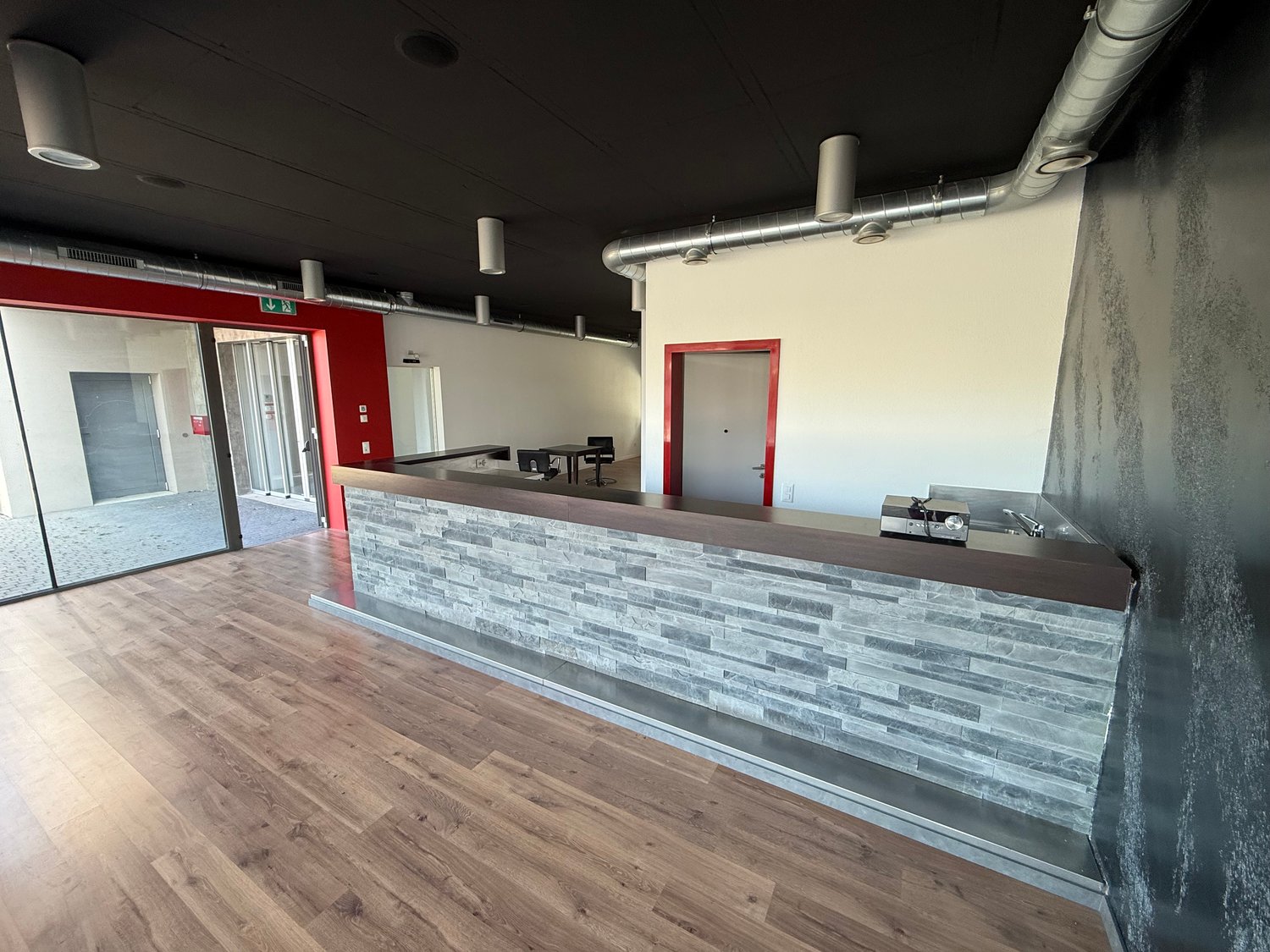 Magasin de 1940m²