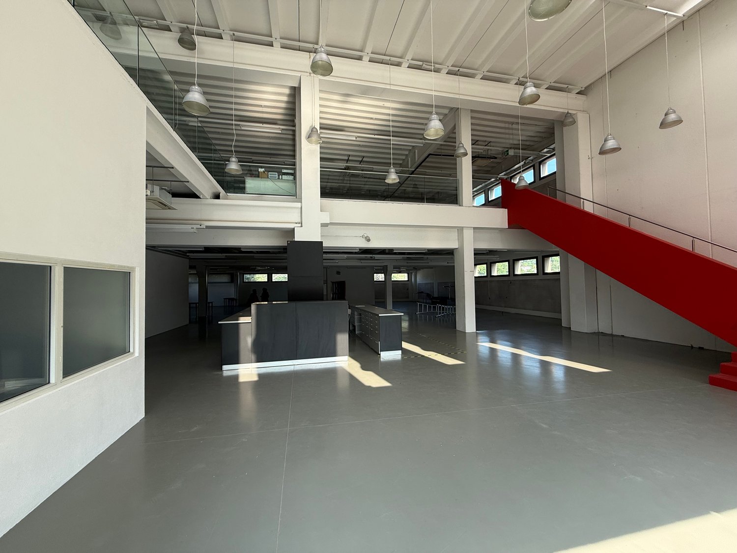 Magasin de 1940m²