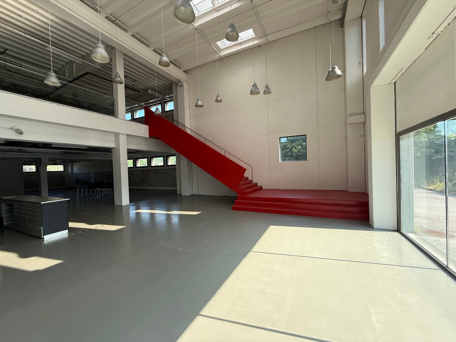 Magasin de 1940m²