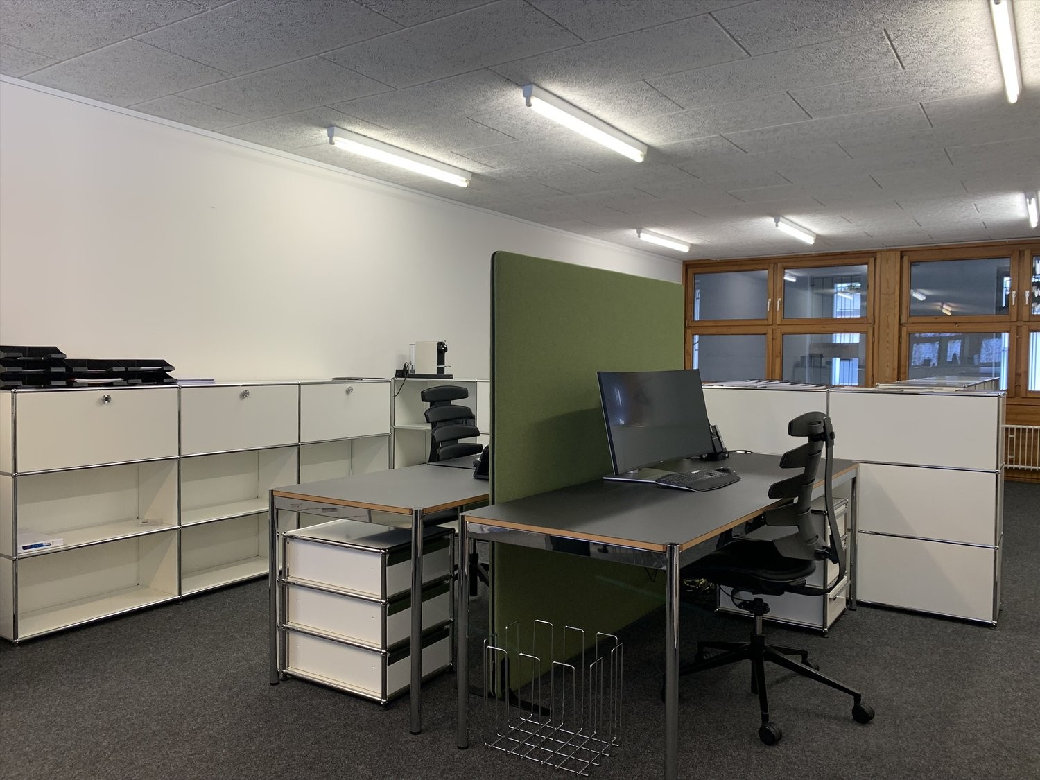 60m² office