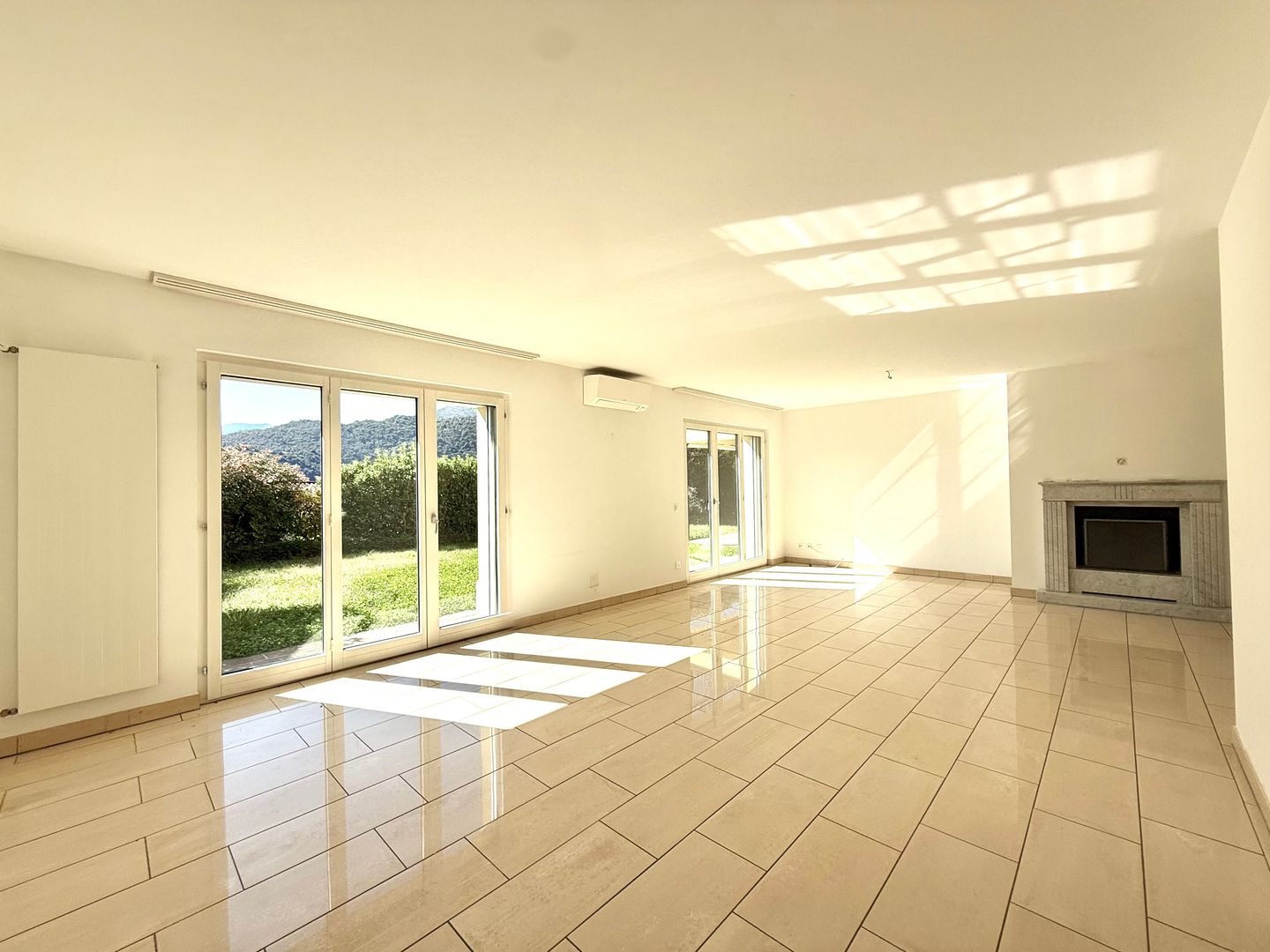 5 rooms apartment
