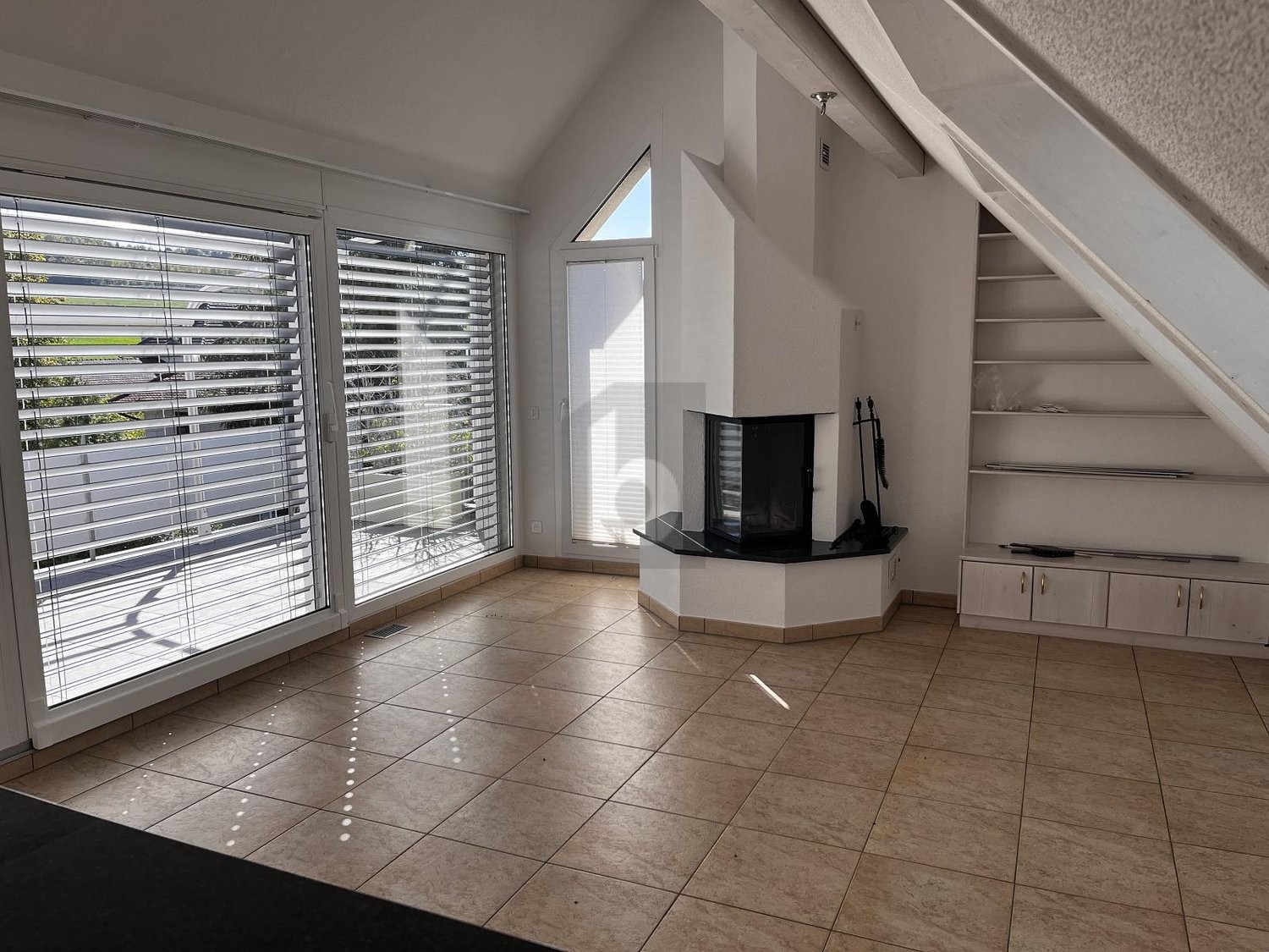 Appartamento attico di 4 ½ locali, foto 2 di 4