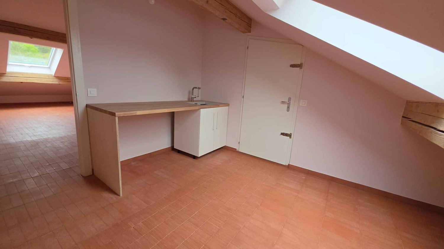 appartamento mansardato di 6 locali, foto 9 di 10