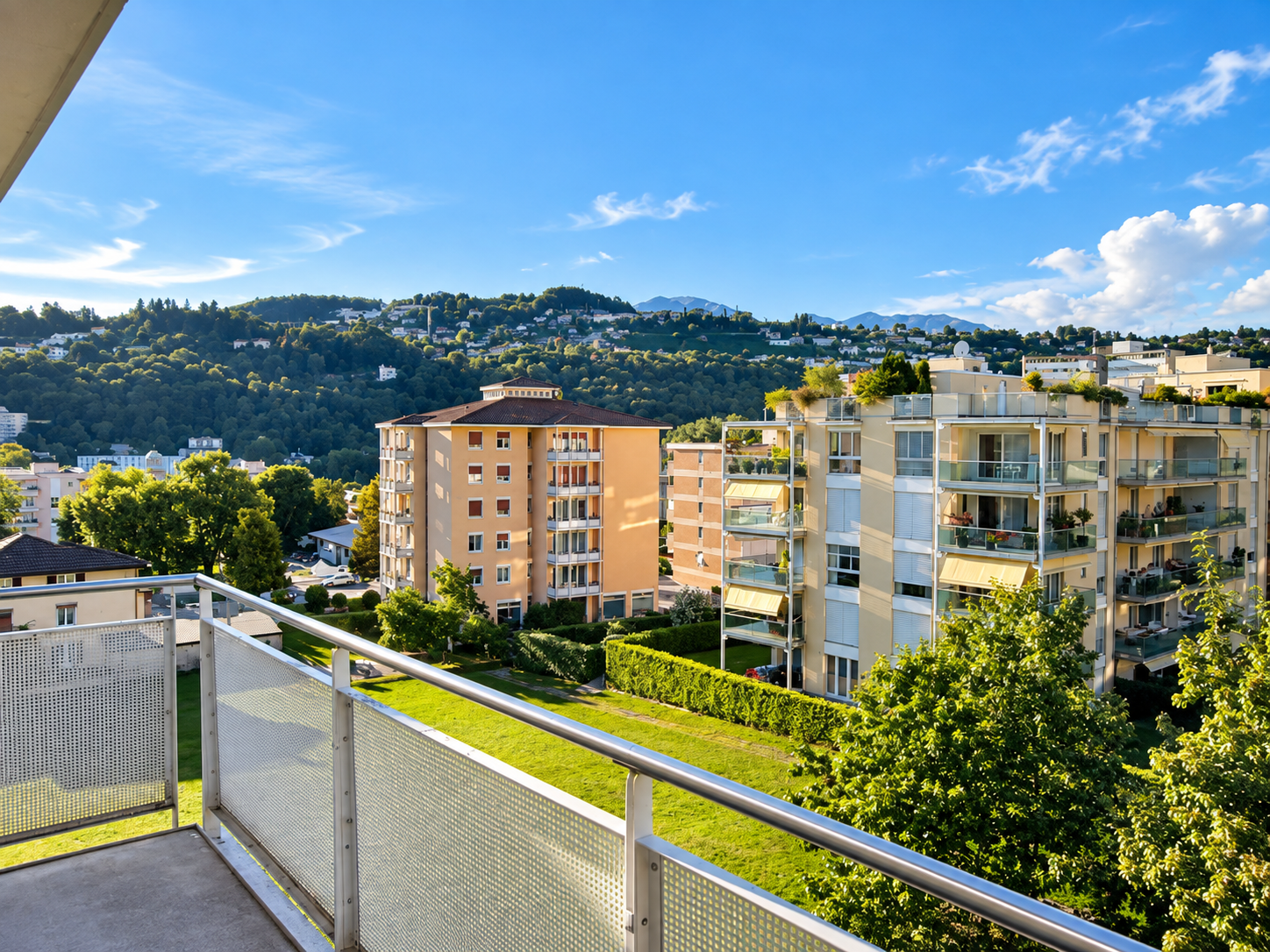 3 rooms terrace flat