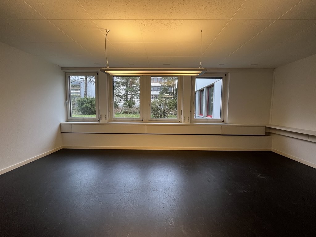 30m² office, foto 2 di 3