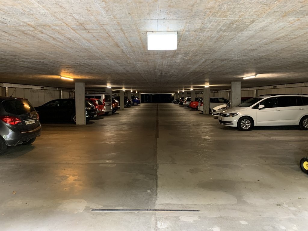 Posto auto interrato, foto 1 di 2