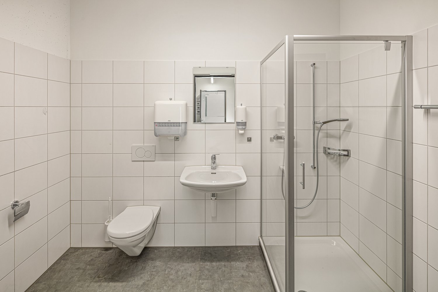 82m² negozio