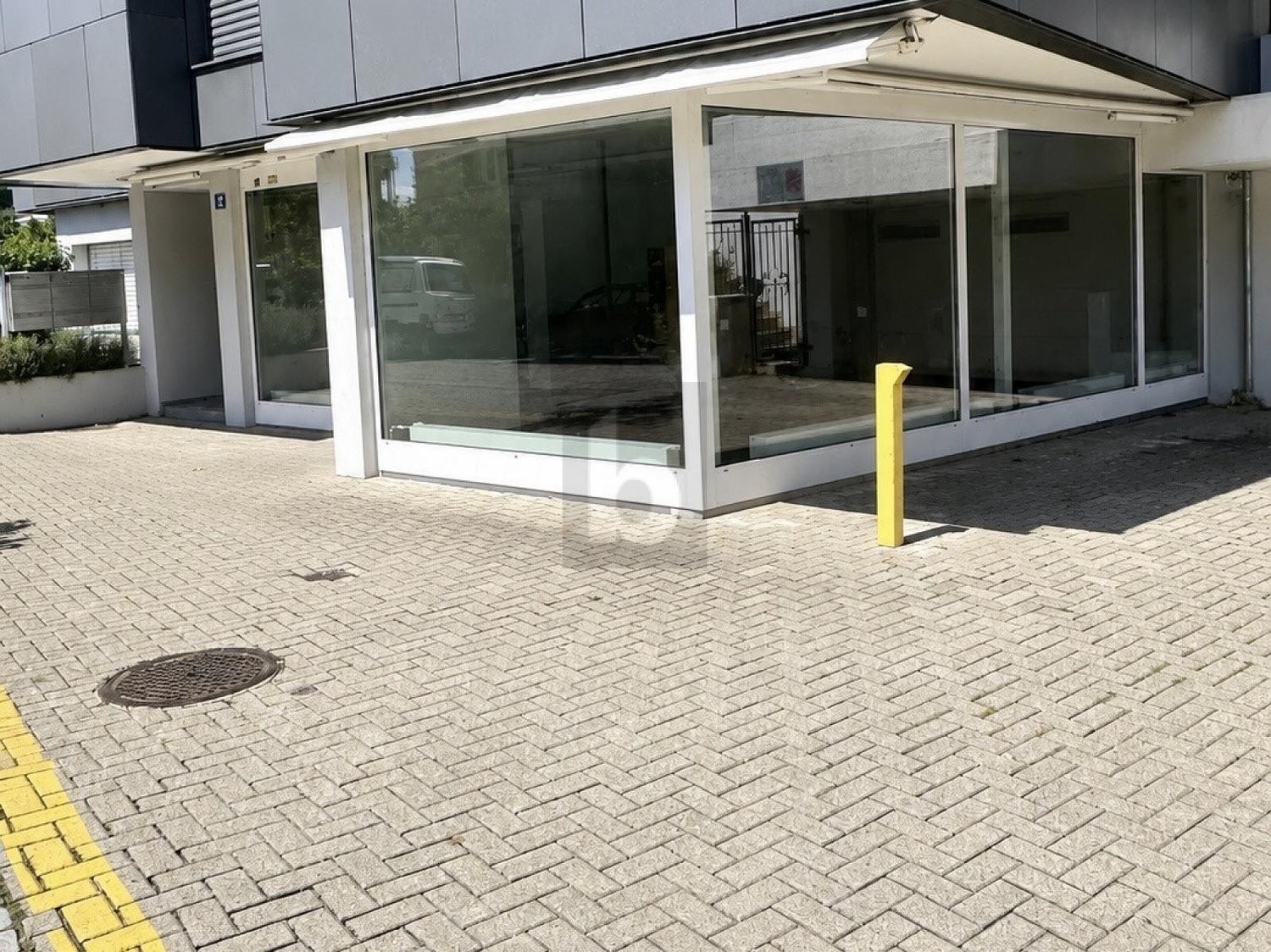 Magasin de 67m²
