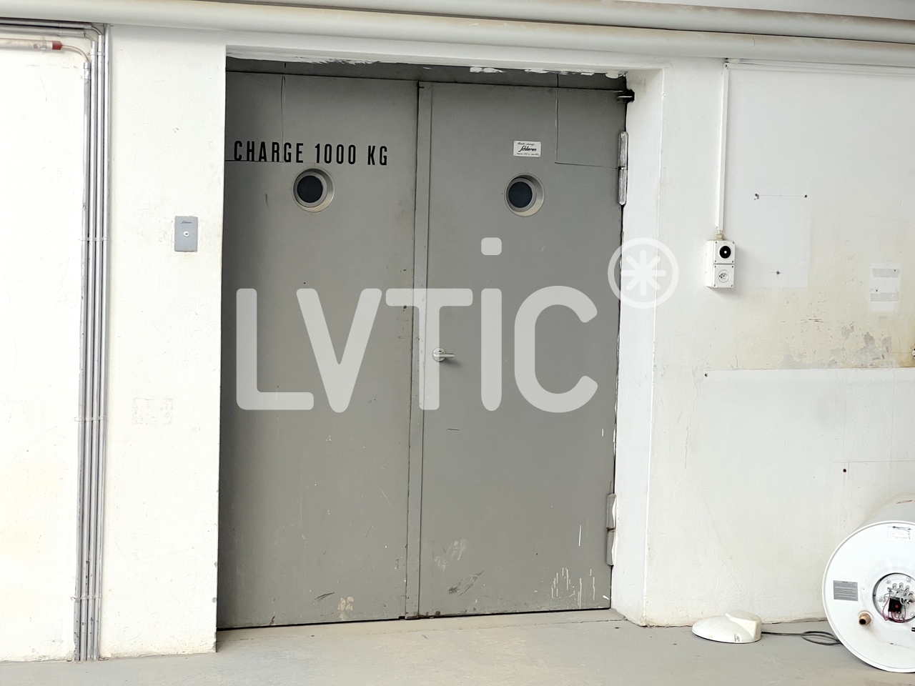 712m² deposito