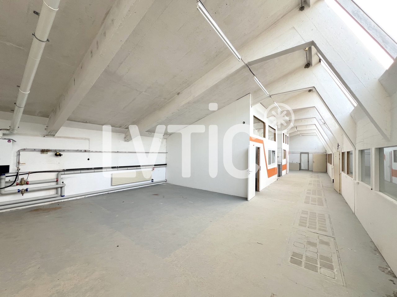 712m² deposito