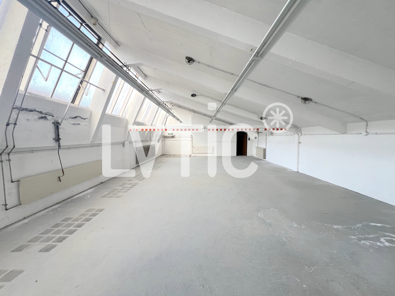 712m² deposito